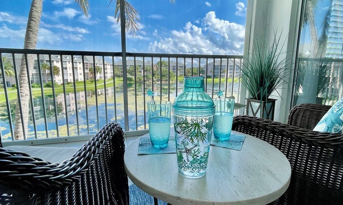 Jupiter Bay Condo | Inviting Jupiter Bay Condo with Scenic 3rd Floor Views