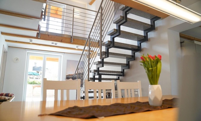 Regenhutte Apartment | Modern Loft Retreat with Private Balcony & Outdoor Space