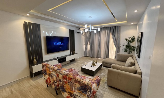 Ofin Apartment | Modern Two Bedroom Apartment with Kitchen & Family Friendly