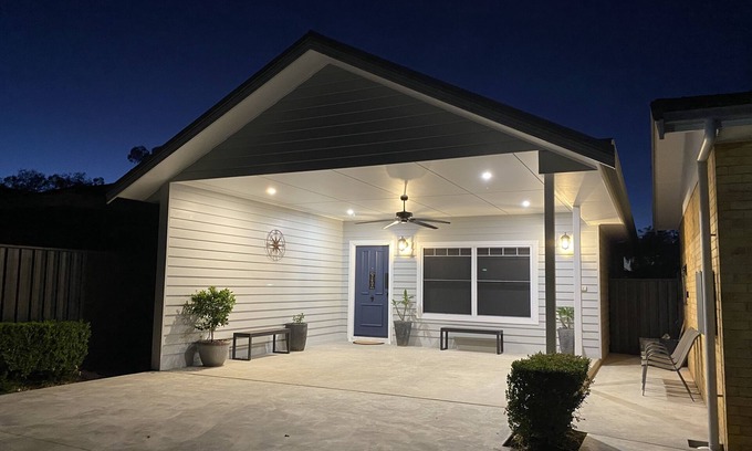 West Tamworth Villa | Newly Built 2 Bedroom Retreat - Centrally Located & Pet-Friendly