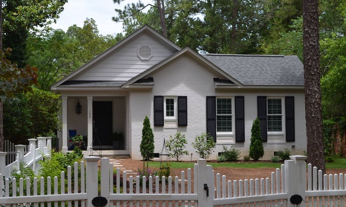 Old Town Cottage | Exceptional 2 BR/2 BA Cottage in Delightful Pinehurst