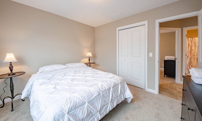 Clarksville House | Brand New 3 Bedroom Home - Pet & Child Friendly Haven