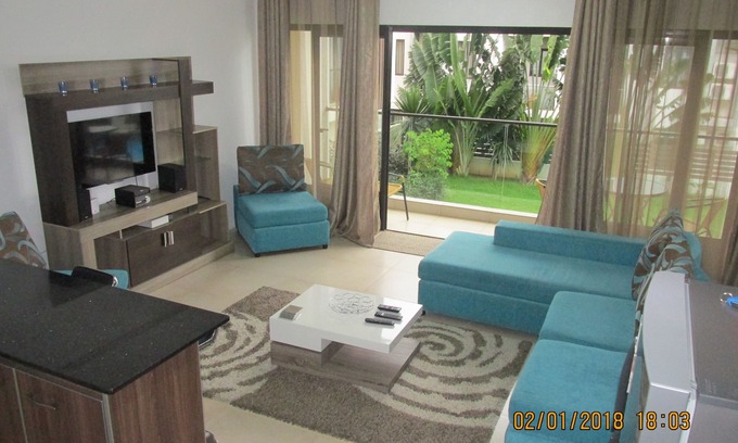 Flic-en-Flac Apartment | Modern Apartment with Ocean Views in Flic En Flac West