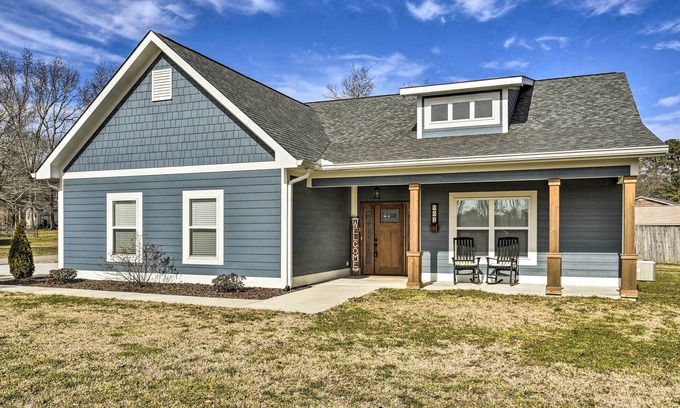 Arab House | Newly Built Arab Abode by Guntersville Lake - 10/10 Rated