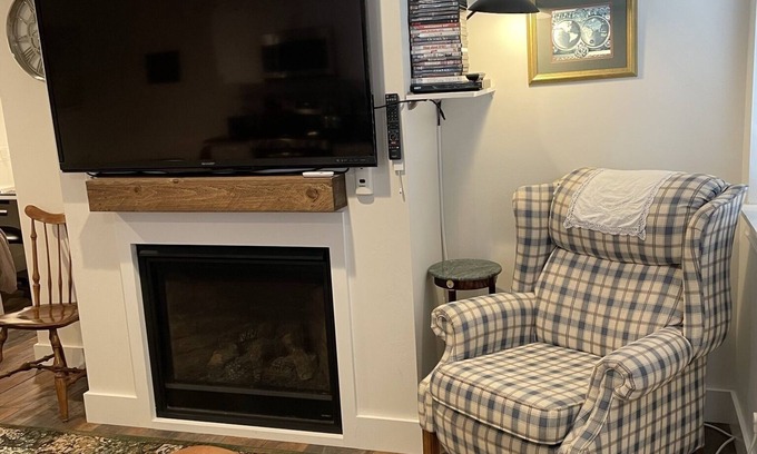 Provo Apartment | Bright New Studio with Kitchen & Breakfast - Rated 10/10