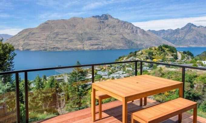 Fernhill House | Newly Built House with Magnificent Views & Top Amenities