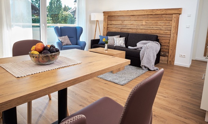 Bitzenhofen Apartment | Modern 2-Room Apartment with Lake View Near Constance