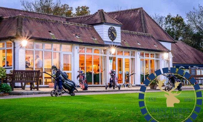 Rickmansworth Apartment | Modern Urban Retreat with Family-Friendly Amenities