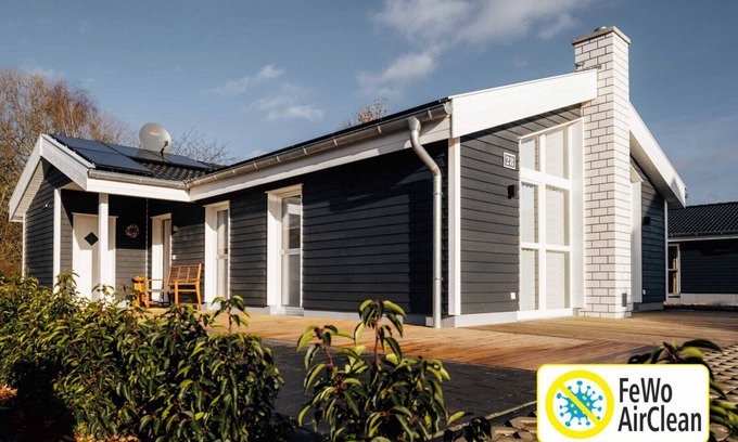 Nordhorn House | Cozy Retreat with Fireplace, Sauna & Whirlpool - Guest Rated 9.8