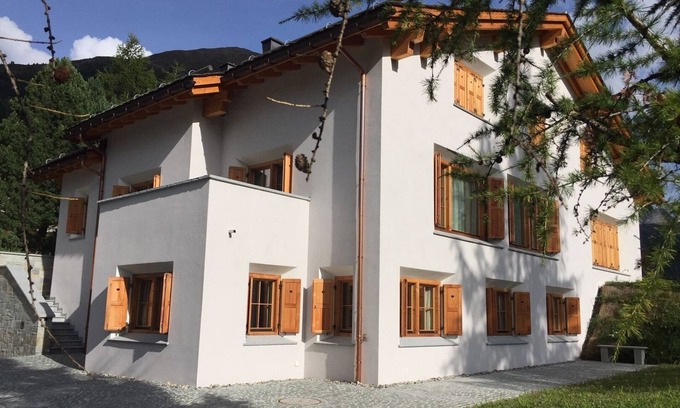 Samedan Apartment | Newly Built Villa with Spa & Family-Friendly Features