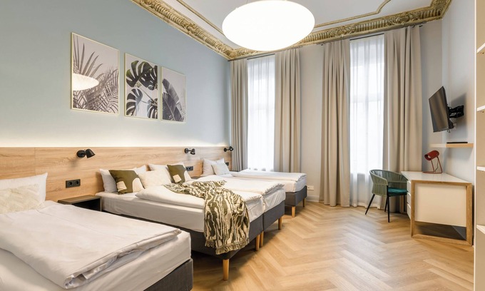 Schoeneberg Apartment | Modern 4-Room Apartment with Balcony & Top Guest Rating