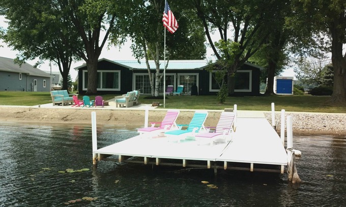 Fremont House | Waterfront Haven: Guest Rated 9.6 with Pool & Ocean View