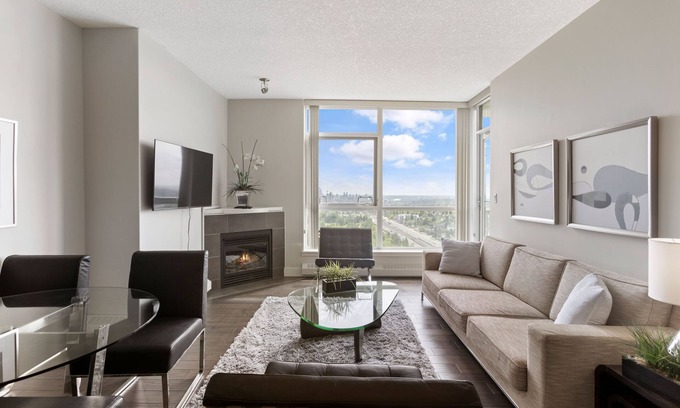 Shaganappi Condo | Immaculate 2BD Condo with Pool and Breathtaking Views