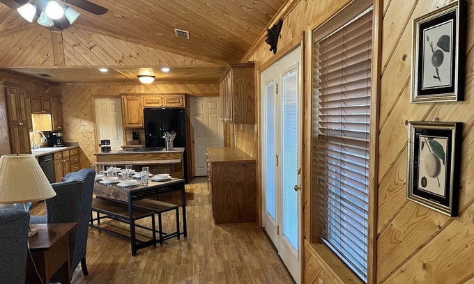 Canton House | Family-Friendly Home: Perfect for Groups & Rated 10/10