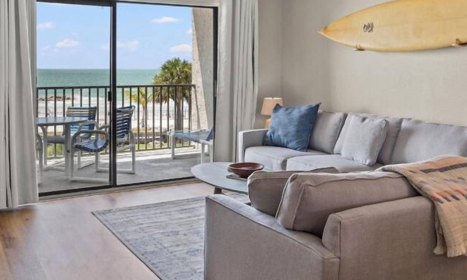 St. Pete Beach Condo | Premier Condo with Ocean View at St. Pete Beach
