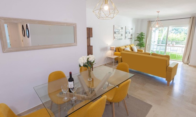 Puerto Banus Apartment | Stylish Apartment in the Heart of Puerto Banús - 10/10 Rating
