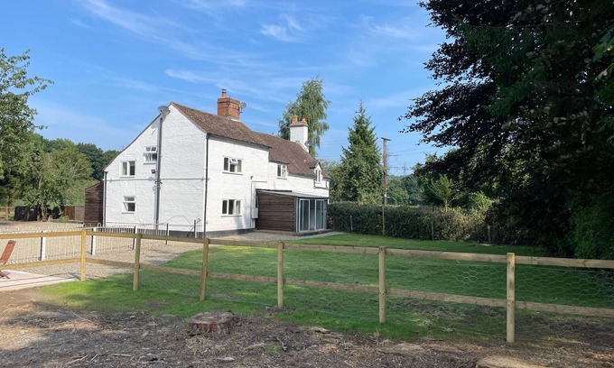 Sutton Maddock Cottage | Refurbished Cottage on River Severn, Pet and Child Friendly