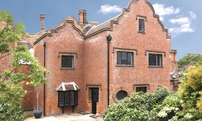 Colchester House | Charming Three Bedroom House on Picturesque Country Estate