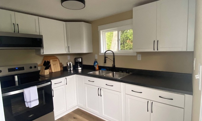 International Falls House | Newly remodeled 2-bedroom house in charming International Falls with AC, WiFi