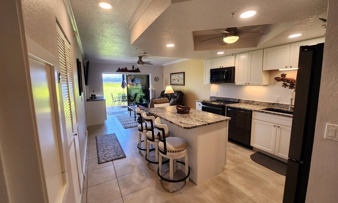 Lake Havasu City Condo | Modern Condo with Huge Patio & Ocean Views - Top Rated Stay