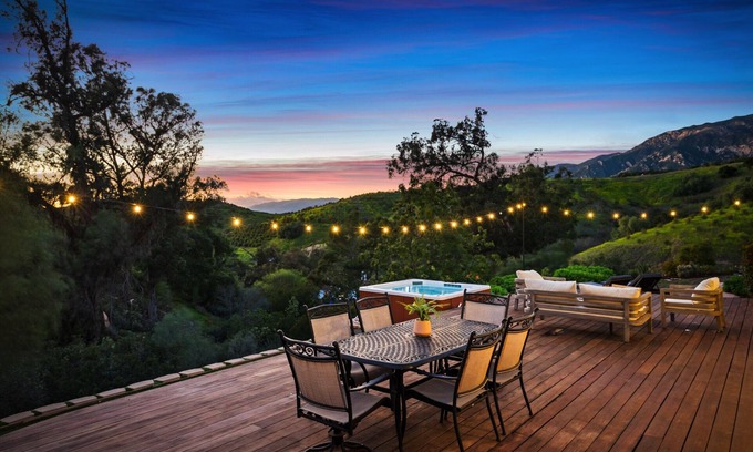 Mission Canyon House | Recently Remodeled 3 BD with Jacuzzi and Scenic Views