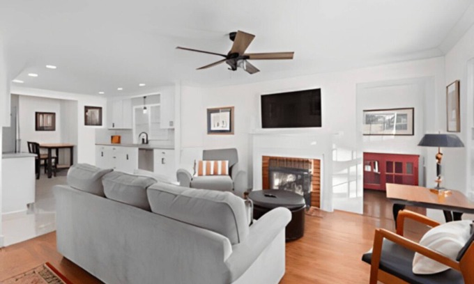 Winston - Salem House | Cozy Cottage Retreat: Family-Friendly with Modern Touches