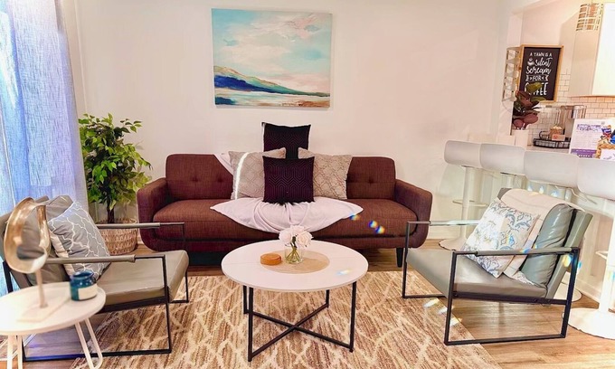 Toddville Road House | Modern Home Near Uptown CLT with Hot Tub & Spa Amenities