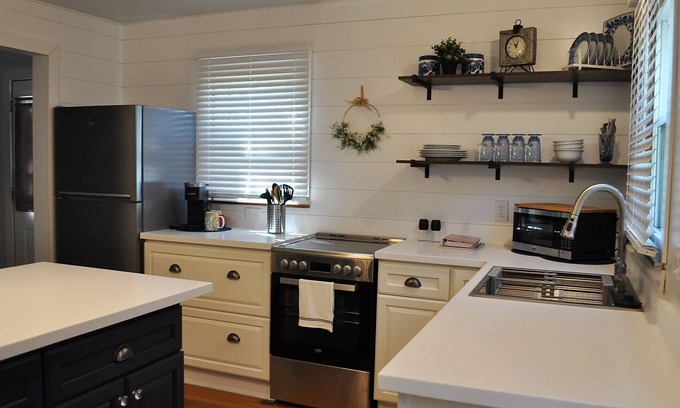 Cooperstown House | Modern Executive Home with Pool, Pet Friendly & Breakfast