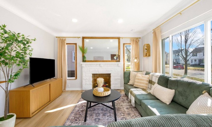 Parma Heights House | Renovated Retreat with Game Room & Family-Friendly Perks