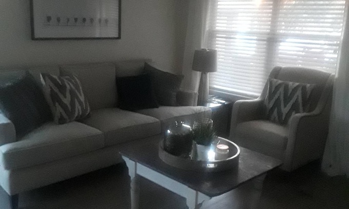 Frisco House | Modern Comfort in the Heart of Frisco with Breakfast Included