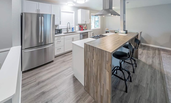 Campbell Park House | Beautifully Remodeled Home in Anchorage U-Med District