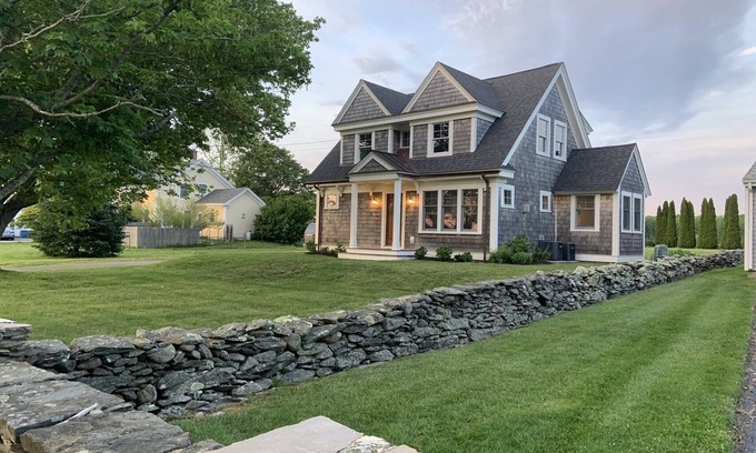 Middletown House | Beachside Retreat with Ocean Views & Top Guest Ratings