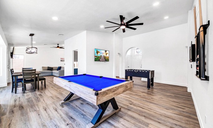 Ahwatukee Foothills House | Newly Remodeled House in Phoenix with a Heated Pool and Spa