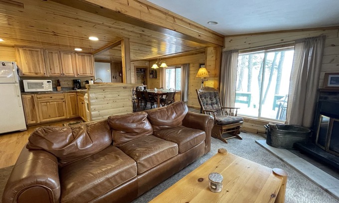 St Germain Cabin | Modern Lakeside Cabin with Breakfast and Scenic Sunrises