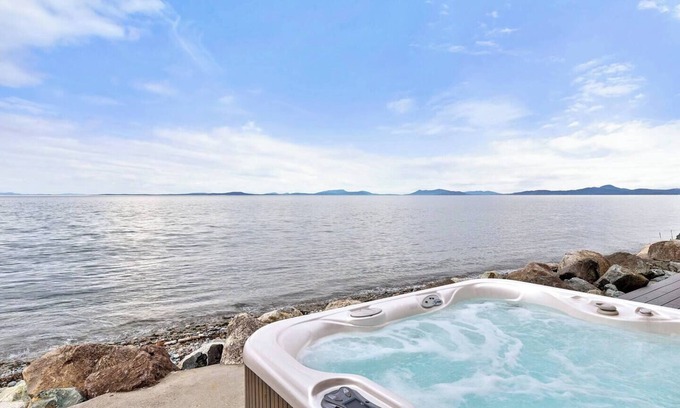 Oak Harbor House | Beautiful Remodeled Waterfront Home on Whidbey Island