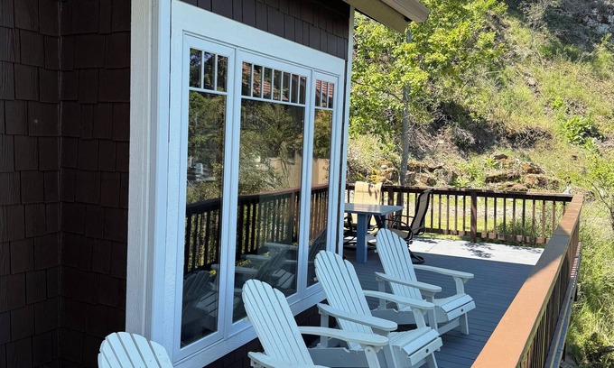 Finley Point House | Beautiful Waterfront Home with Ocean View and Breakfast