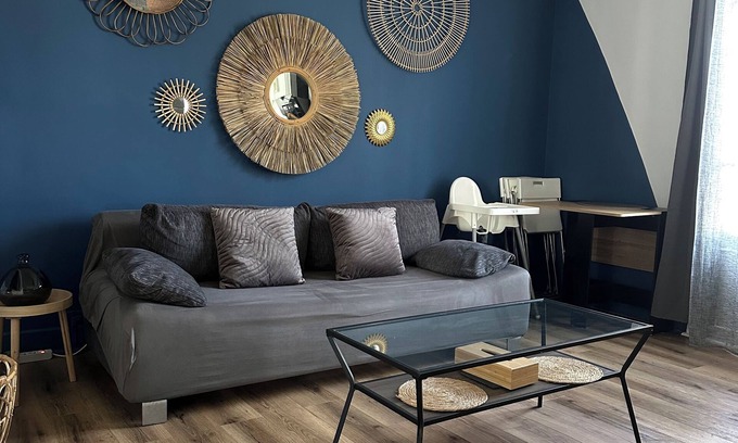 Asnieres-sur-Seine Apartment | Convenient Apartment Near L13 Asnières Metro and Shops