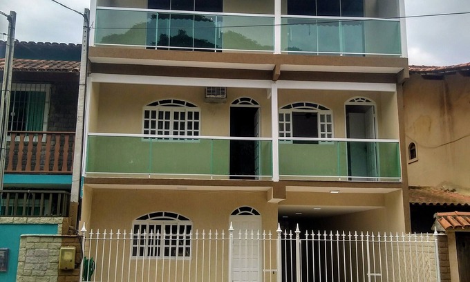 Rio das Ostras House | Recently Renovated House in Prime Location with Kitchen