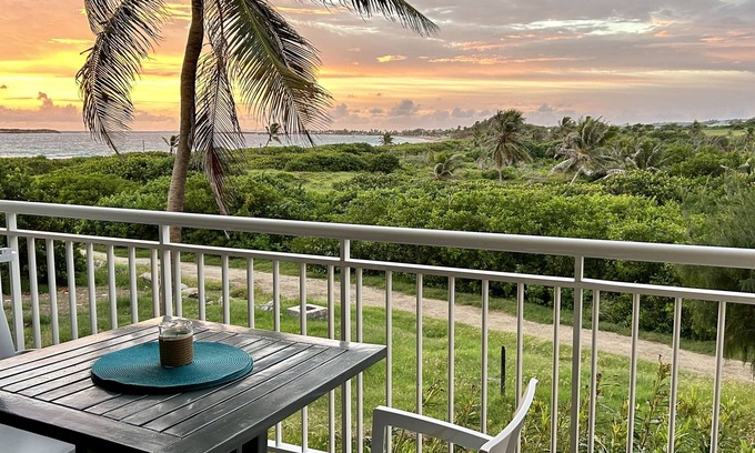 Orient Bay Apartment | Exceptional Beachfront Condo with Pool and Seaview