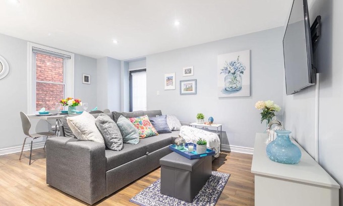 Centretown West Apartment | Beautifully Updated 1BR Apartment - Pet and Child Friendly!