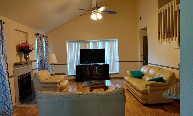 Austin House | Stylish 3-Bedroom Home with Breakfast & Perfect Ratings