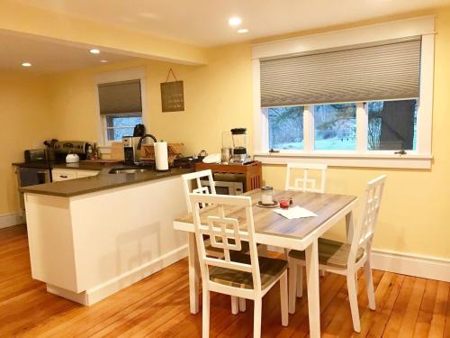 Ulster Park House | Beautiful Hudson Valley House - Guest Rated 9.8/10!