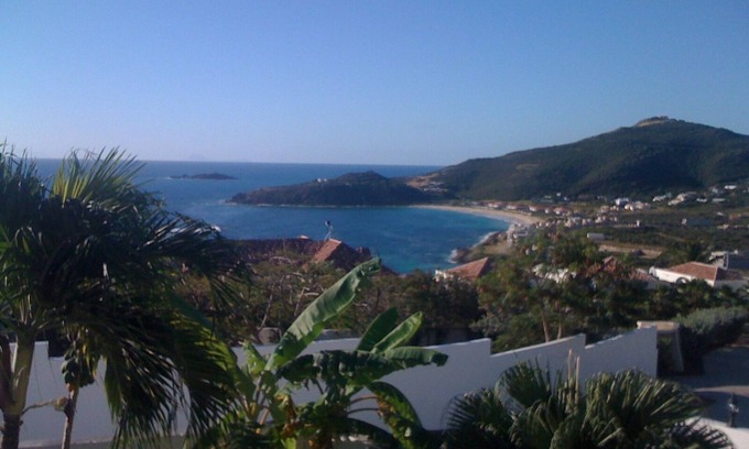 Tamarind Hill Estates Apartment | Ideal Oceanfront Apartment in Gated Estate with Pool