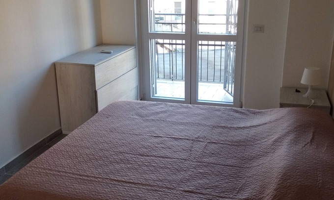 Greco House | Renovated Apartment with Spa and Hot Tub Amenities