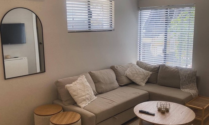 Banksia Grove Apartment | Newly renovated, fully self contained granny flat close to Joondalup