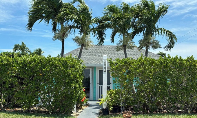 Treasure Cay Villa | Relax at Sandy Feet Retreat - Oceanfront Villa Awaits!