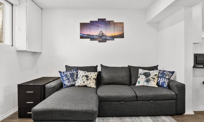 Northwest Calgary House | Newly Renovated Basement Suite W/Remote Workspace/Shower Tower/Downtown