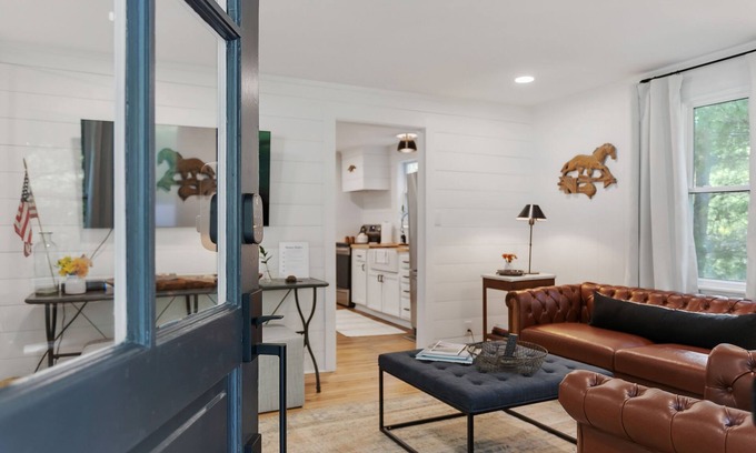 Franklin Cottage | Charming Little Leiper's Cottage – Guest Rated 9.8/10