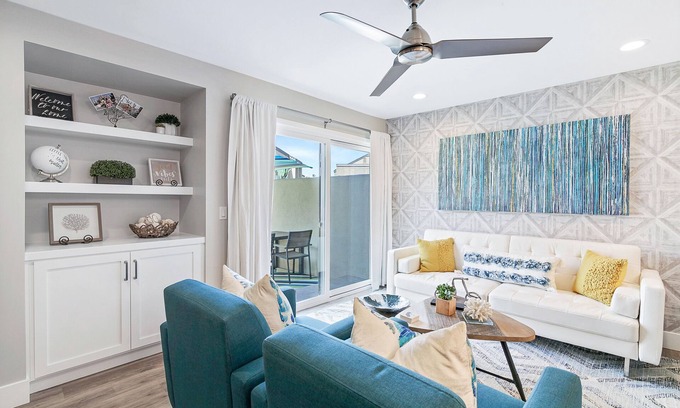Hermosa Village Condo | Renovated Condo Steps from Theme Parks with Pools & Hot Tub