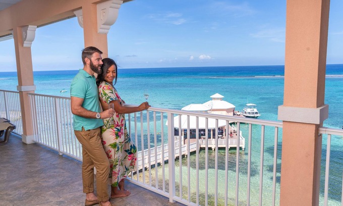 Colliers Bay Condo | Renovated Condo with Ocean View and Balcony Retreat